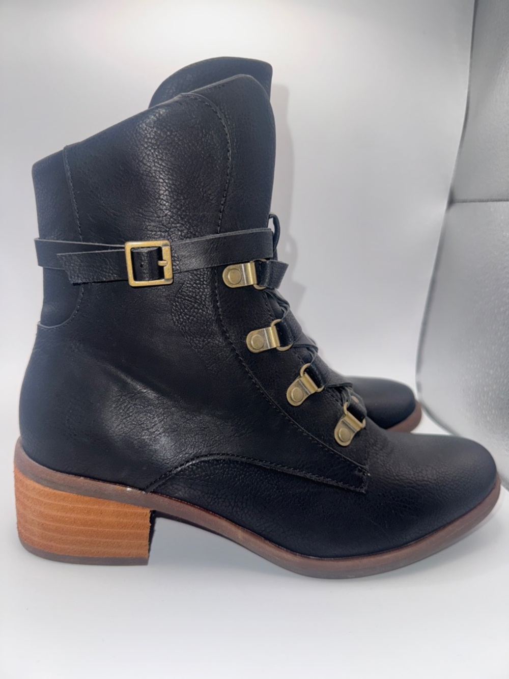 Korks Kork-Ease Reese Black Lace Up Combat Boot Buckle Stacked Heel Sz 7